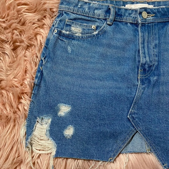 Zara distressed denim skirt - Picture 3 of 7